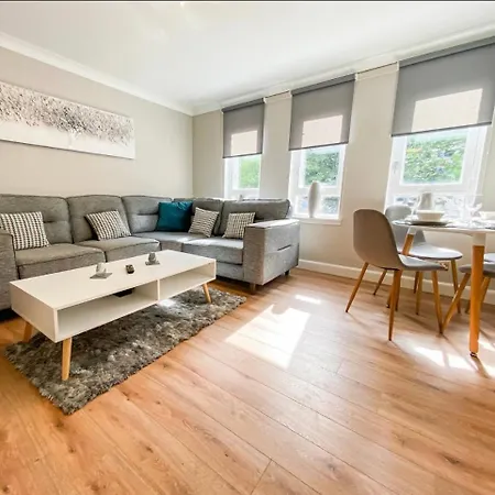 Central Two Bedroom, Free Private Parking Glasgow Exterior photo