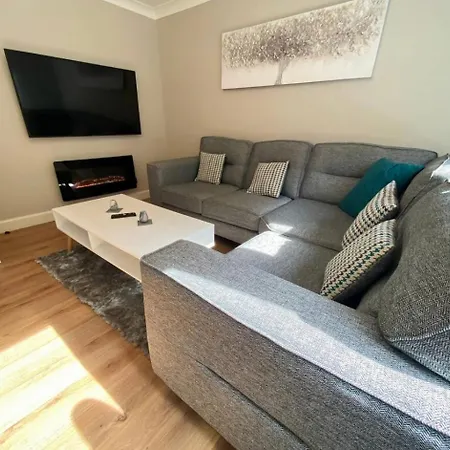 Central Two Bedroom, Free Private Parking Glasgow Exterior photo