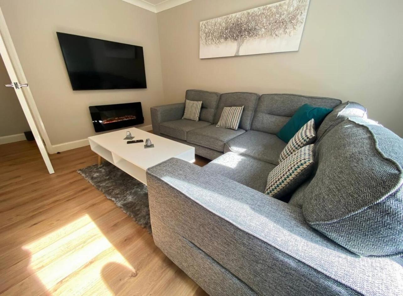 Two Bedroom, Free Private Parking *