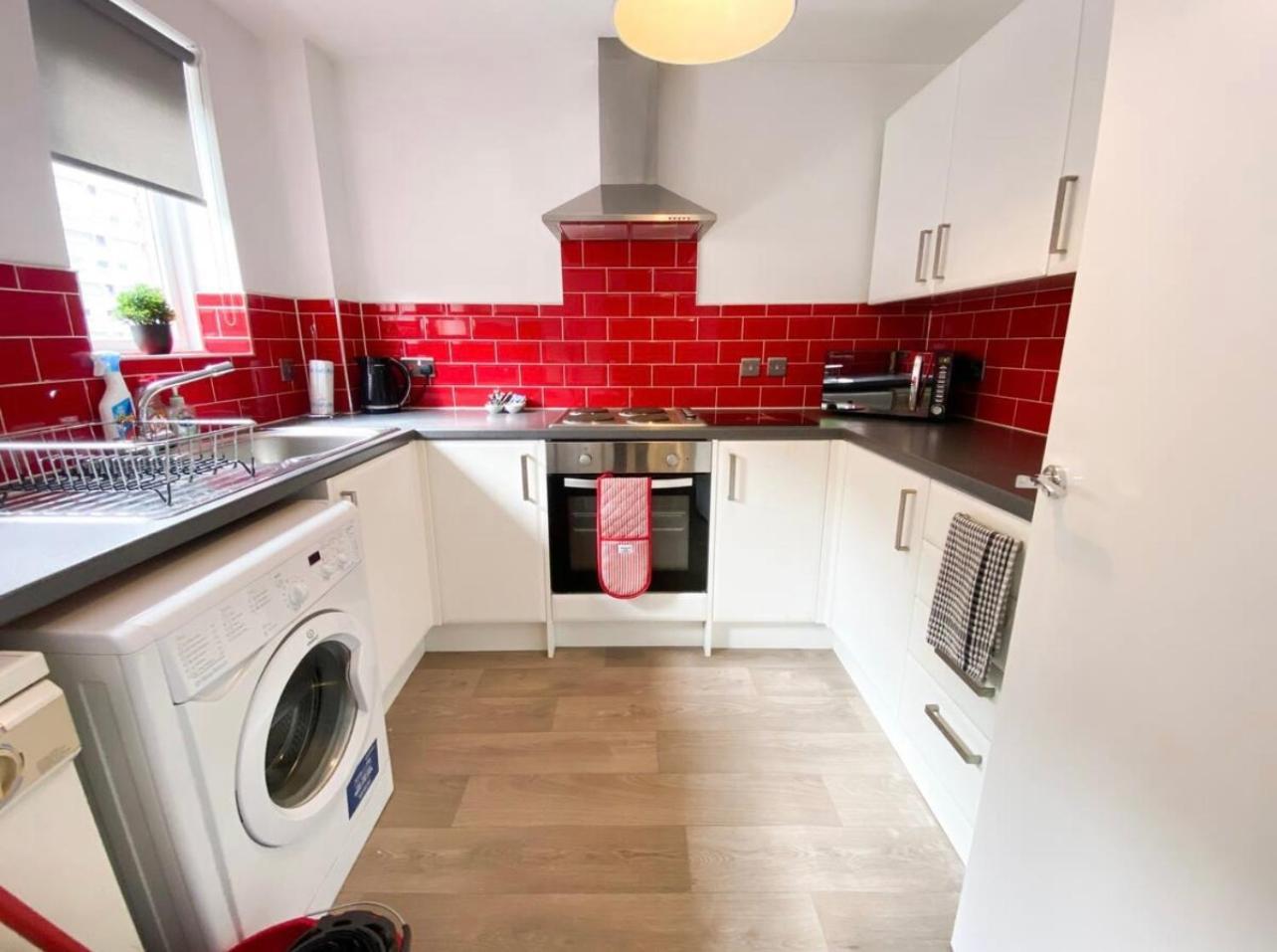 Two Bedroom, Free Private Parking